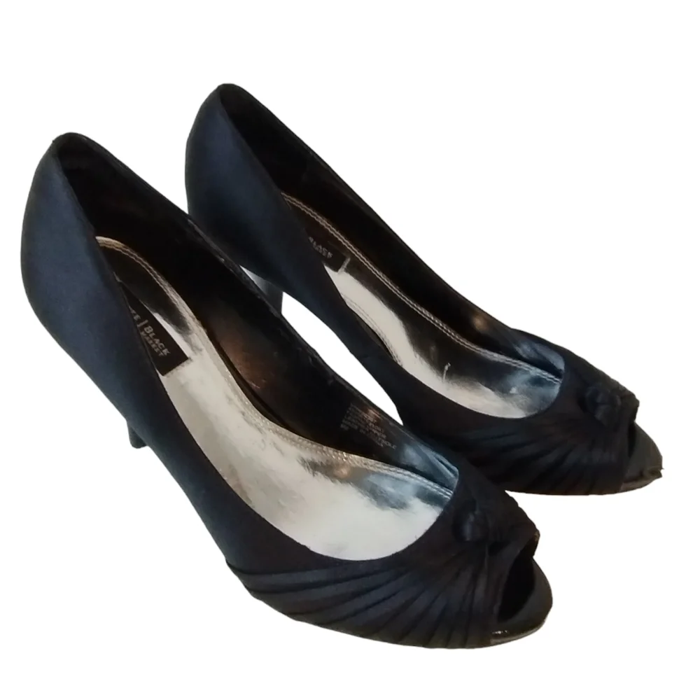 WHITE House/‎ BLACK Market Heels Women's 9M